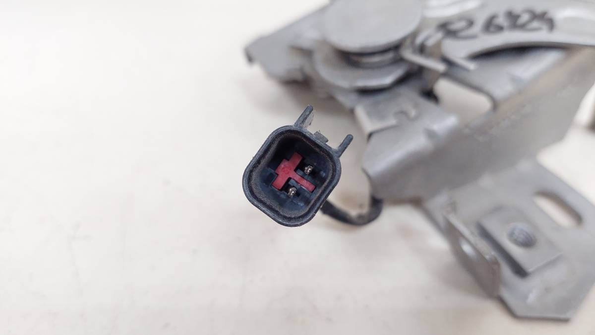 Замок капота Volvo C30 (MK) 2006-2013