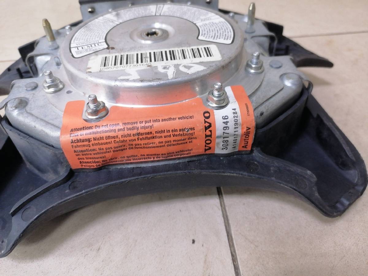 Подушка безопасности в рулевое колесо Volvo S40 1995-2004
