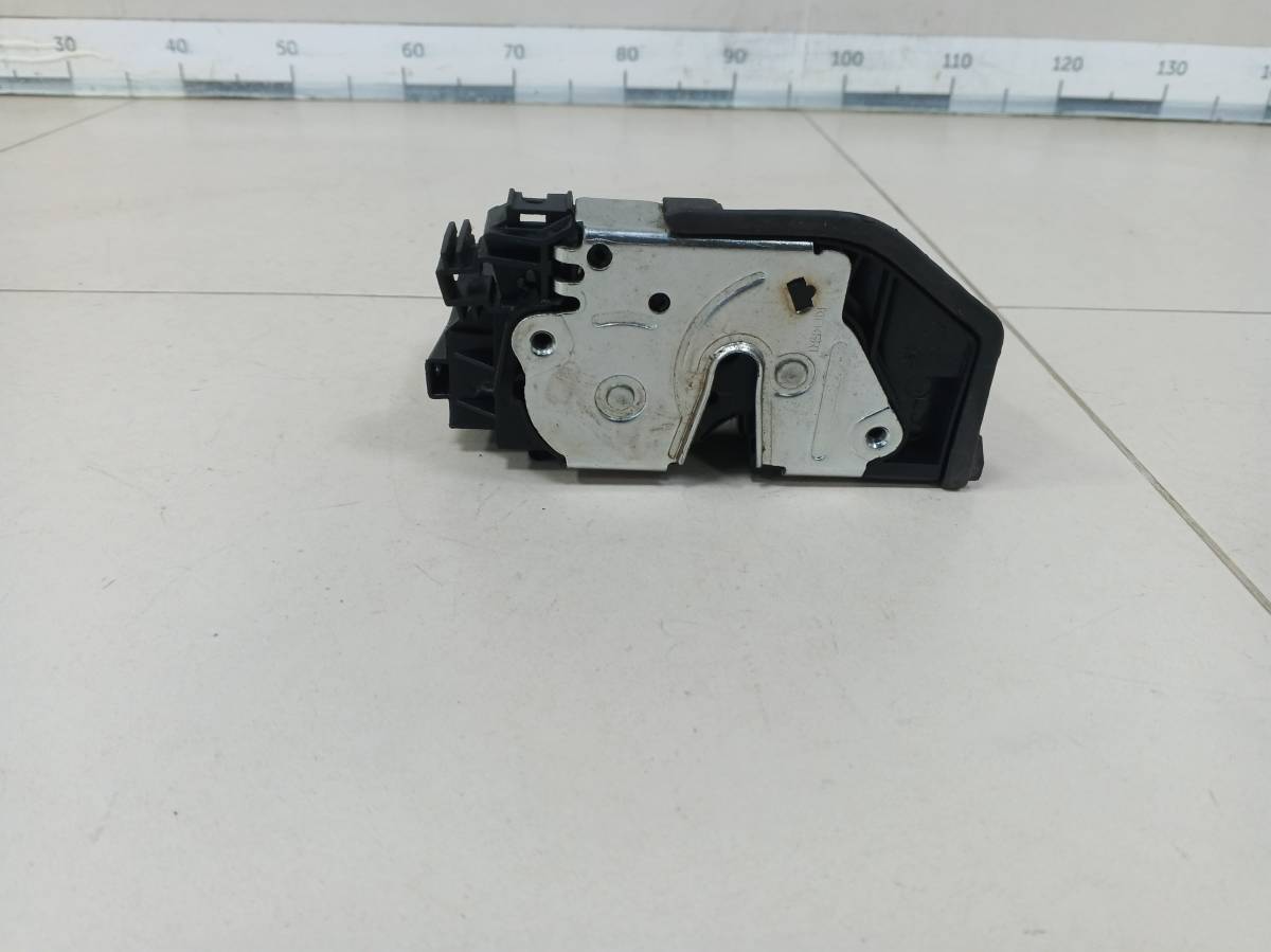 Замок двери задней левой BMW X5 E70 2007-2013