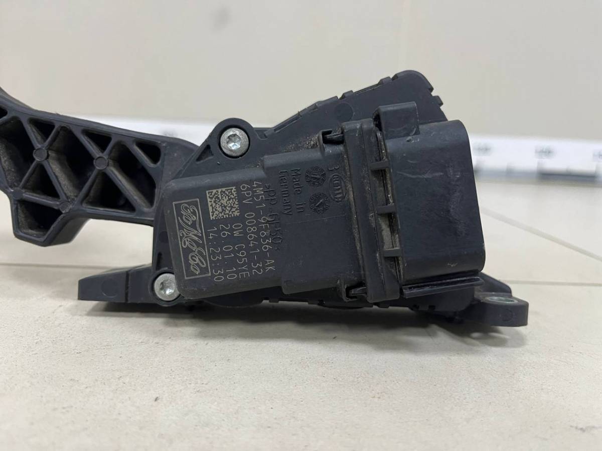 Педаль газа Ford Focus 2 (DA) 2005-2008 Педаль газа Ford Focus 2 (DA) 2005-2008