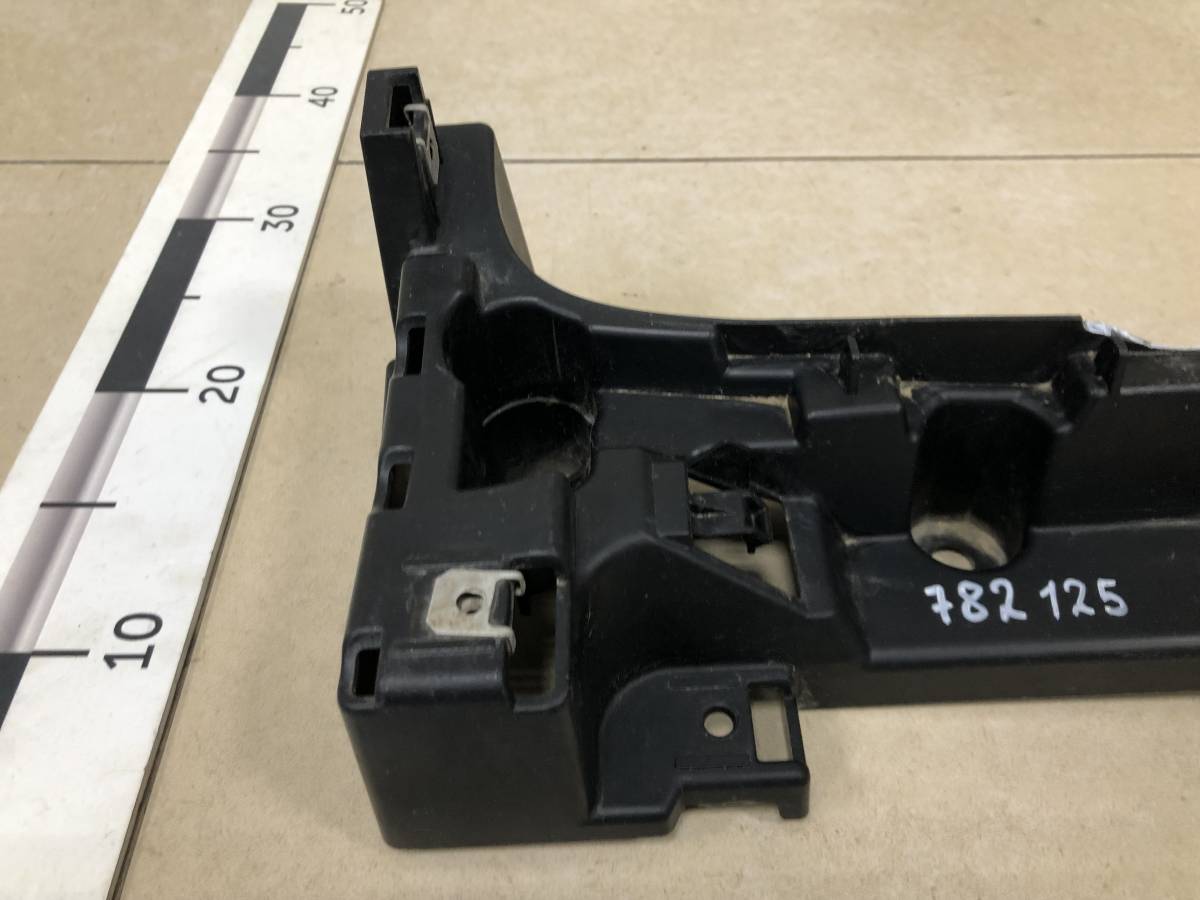 Кронштейн заднего бампера правый BMW X5 E70 2007-2013