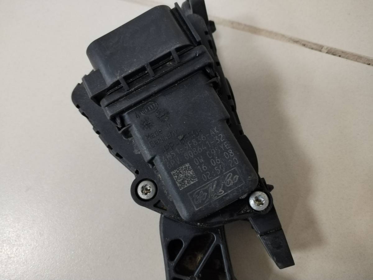 Педаль газа Ford Focus 2 (DB) 2008-2011 Педаль газа Ford Focus 2 (DB) 2008-2011